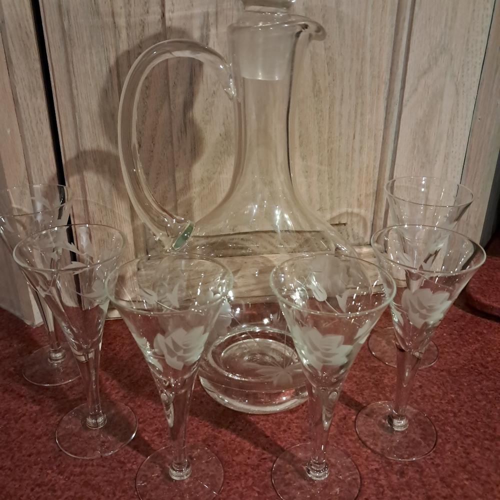 MCM Crystal Wine Decanter With 8 Etched Wine Glasses